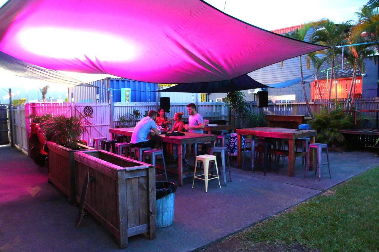 Jungle Hostel *